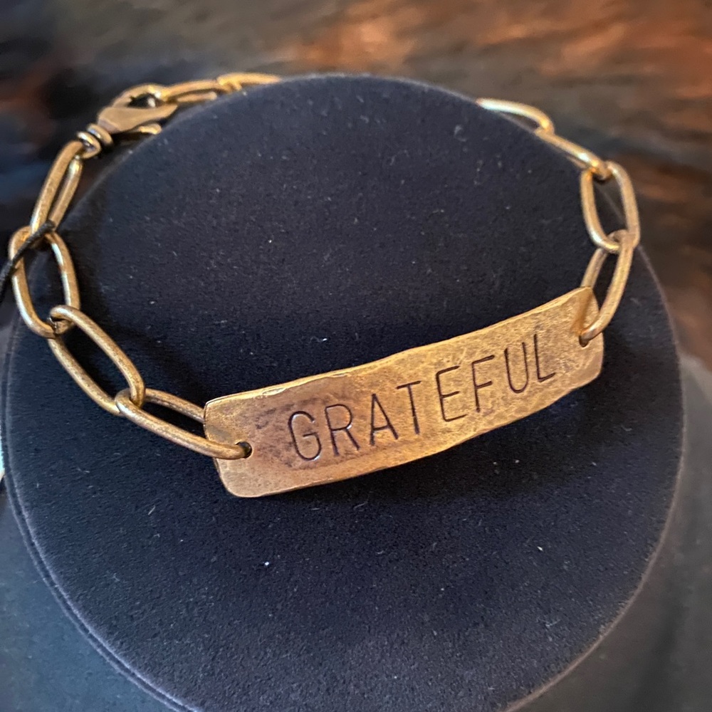 NWT Julio Designs Anna 7.5” 2” extender. Wide hammered bar “Grateful” made 🇺🇸